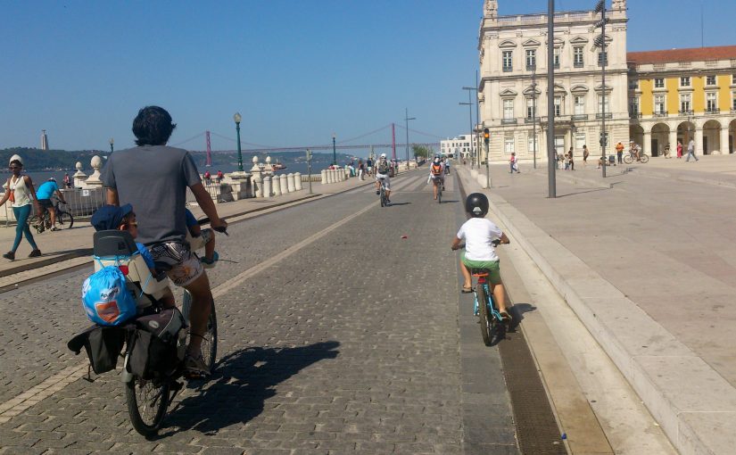 Para a praia: carro VS bicicleta